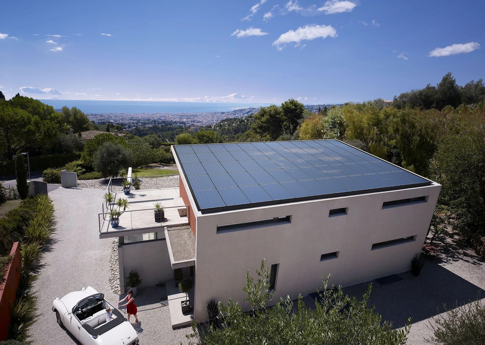 Whole roof top cover in solar panel over looking a beachside to promote the best solar panels Perth customers seek