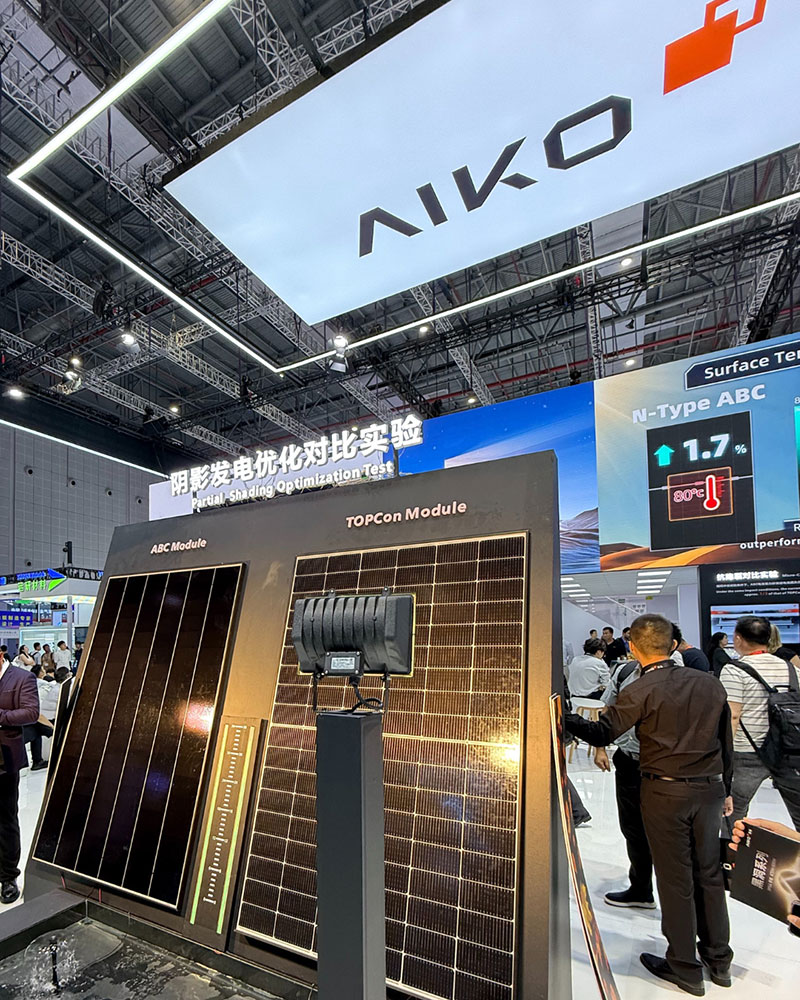 Aiko-ABC-module-vs-TOPCon-solar-panel