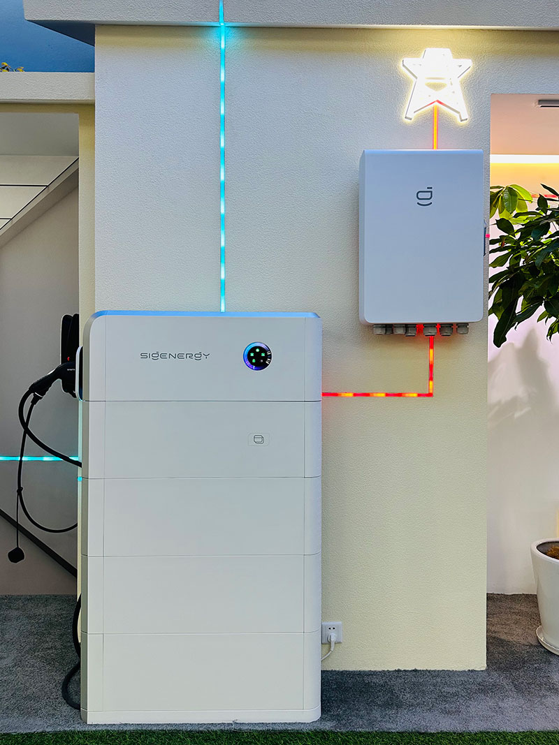 Sigenergy-Sigenstor-and-Gateway-Display